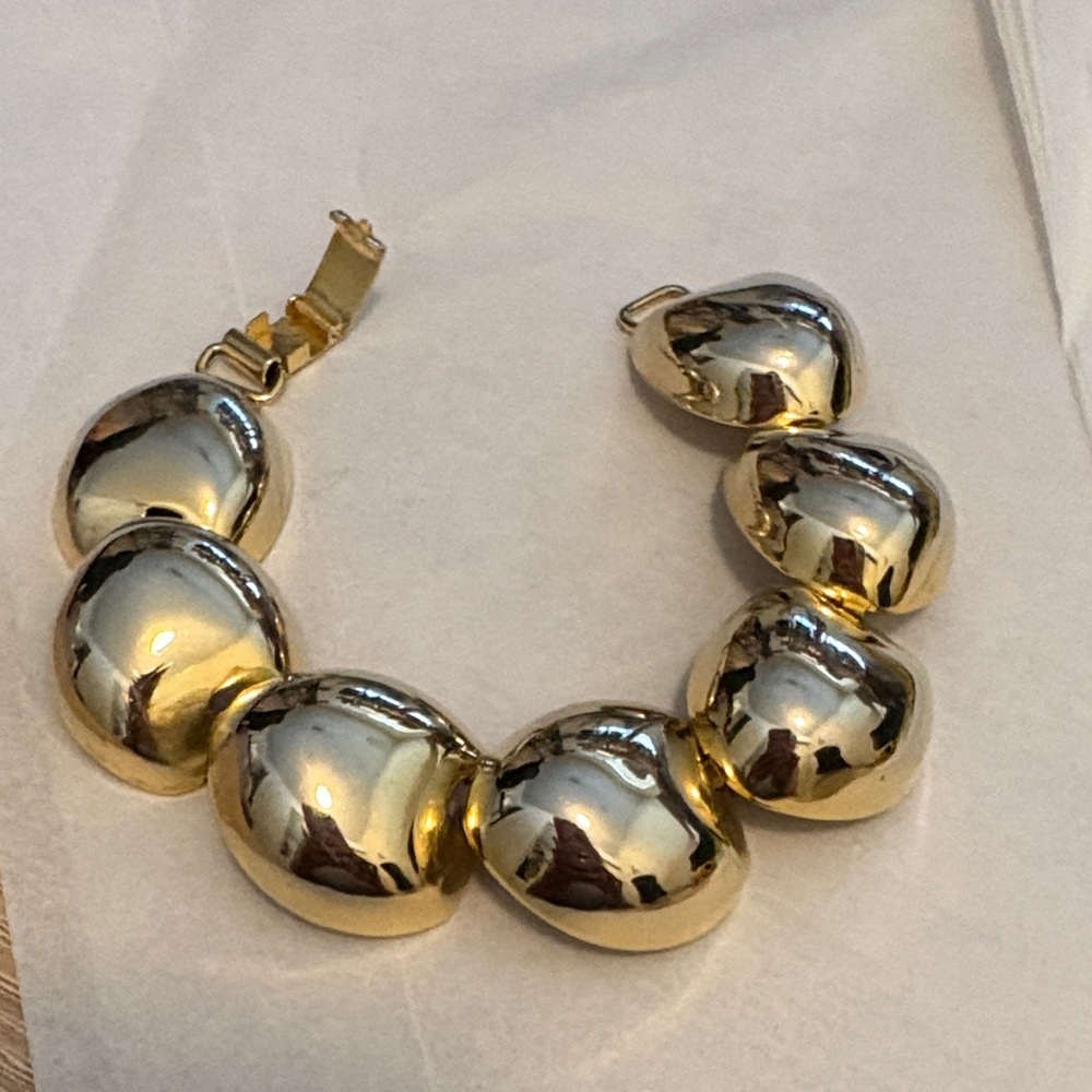 Vintage 1980s gold chunky smooth curved links Bracelet gold tone